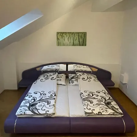Apartment Mbudget I Free Private Parking I Easy Self Check In & Out