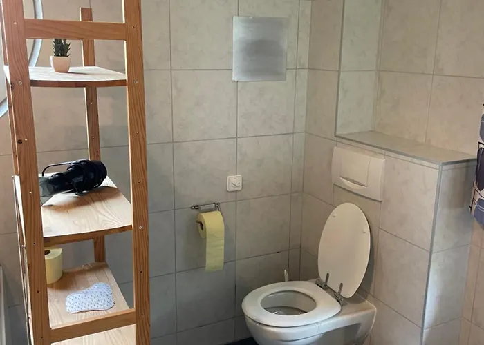 Mbudget I Shower & Sleep I Free Private Parking I Easy Self Check In Graz